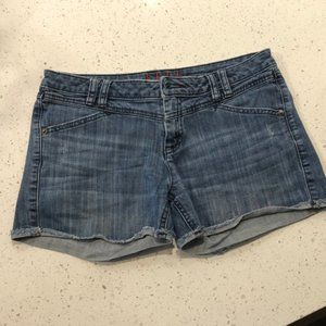 💕 3/$25 💕 Elle Jean Shorts